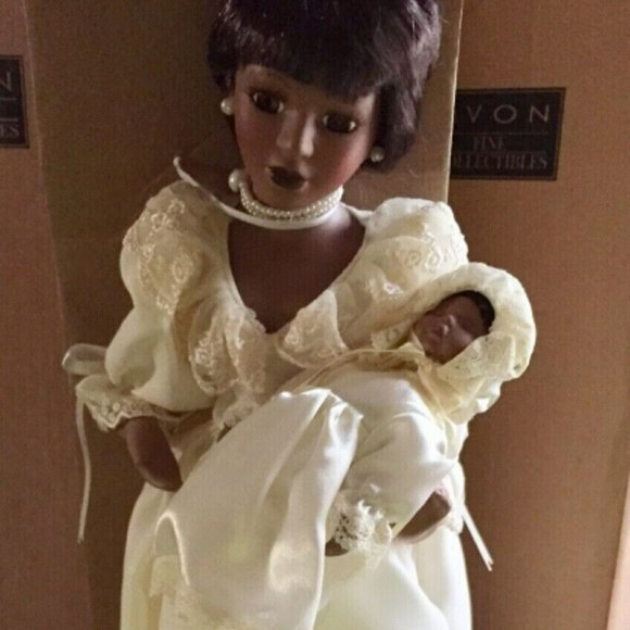 Avon 2000 Special Memories Mother and Child Porcelain Doll “Joyce” - Picture 1 of 3